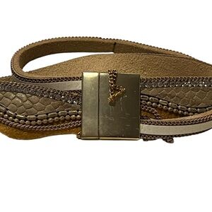 Gold and white leather bracelet